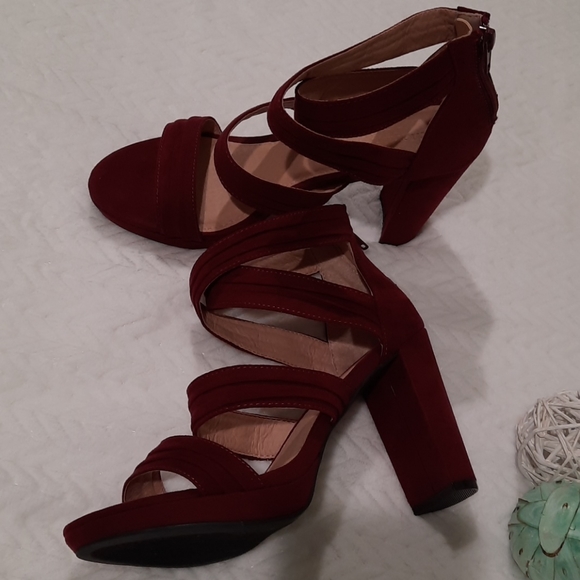 chunky heel sandals - Picture 3 of 5